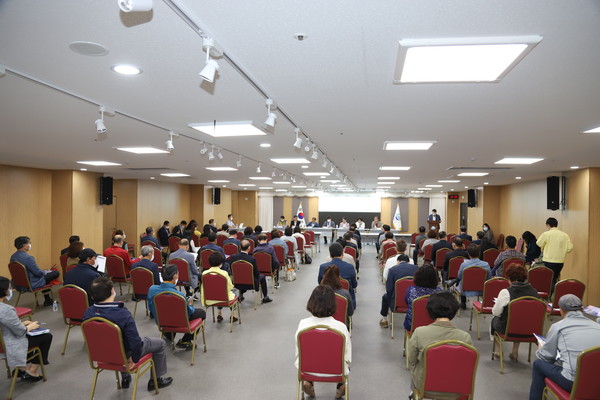 서부경남공공의료확충공론화협의회가 21일 오전 사천시청 대회의실에서 도민설명회를 가졌다.