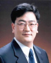 한국폴리텍대학 항공캠퍼스 제8대 학장으로 문병철 교수가 취임한다.