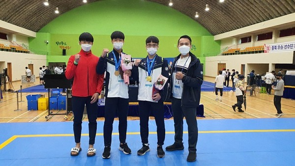 강지현 선수와 최재우 선수가 우슈에서 메달을 획득했다. (사진=사천시)