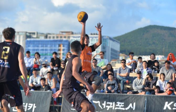 2019년 제주도에서 열린 3대3 국제농구대회 경기 모습.