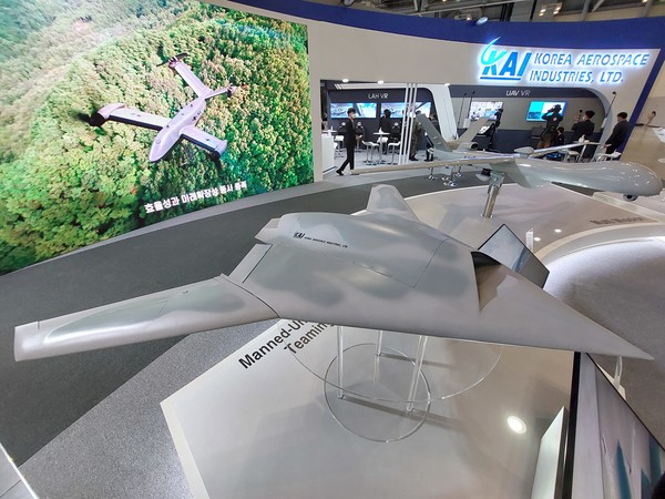 한국항공우주산업㈜(이하 KAI)은 ‘2022 드론쇼 코리아(Drone Show Korea)’에 참가해 기술력을 뽐냈다. 사진은 유인전투기와 복합편대를 이룰 무인전투기(UCAV).