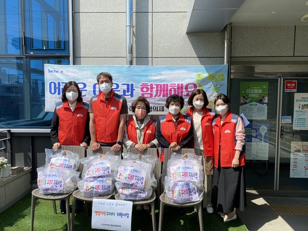 선구동지역사회보장협의체(민간위원장 곽병환)가 4월부터 8개월간 저소득 취약계층 15가구에 ‘영양가득꾸러미’를 지원한다.