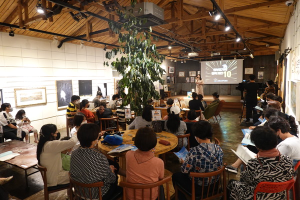 사천시가족센터(센터장 김분자, 이하 센터)가 지난 23일 카페 정미소에서 사천시민을 대상으로 한부모가족 정책 토크 ‘다시 빛나게’를 열었다.(사진=사천시가족센터)