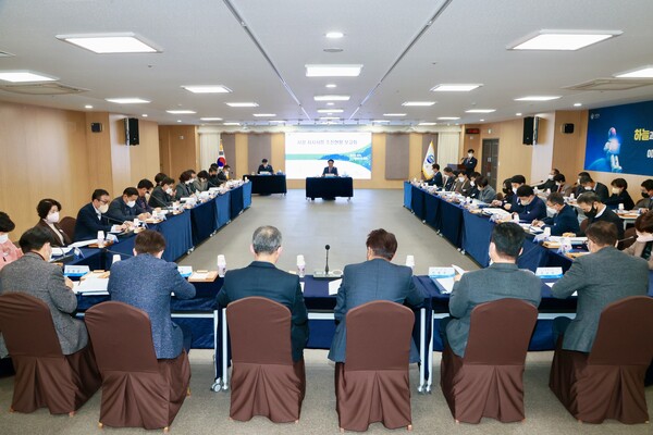 사천시가 지난 14일 시청 대회의실에서 ‘2022년 사천시장 지시사항 추진현황 보고회’를 열었다.