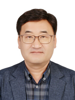 김석호 교수