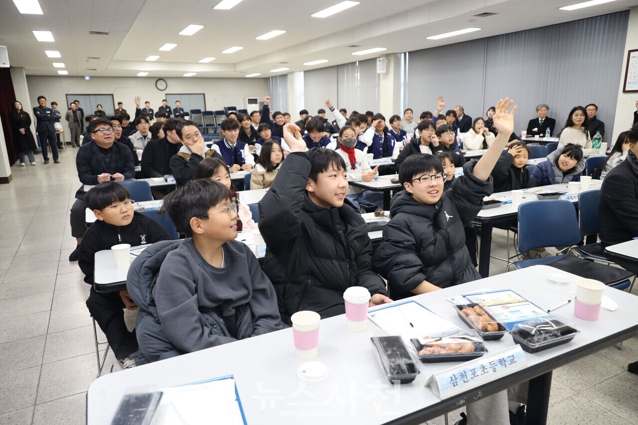 미래세대에 우리 지역 수산물 우수성 알린다 < 생생뉴스 < 사회 < 기사본문 - 뉴스사천 미래세대에 우리 지역 수산물 우수성 알린다